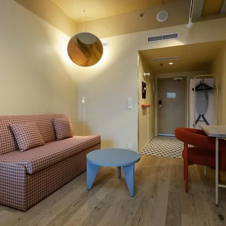Ξενοδοχείο Club Tampereen Kehraeaemoe 4*