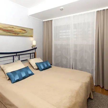 Club Tampereen Kehraeaemoe Otel Tampere