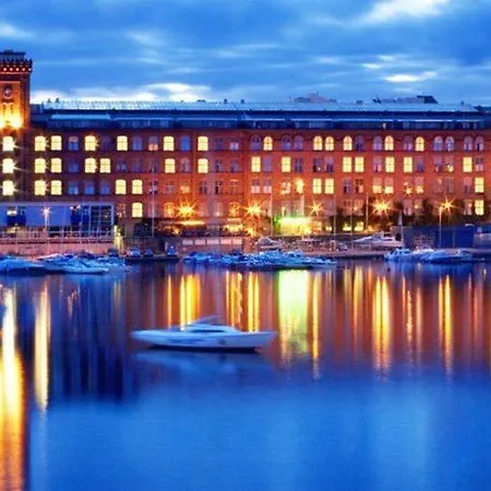 Hotelli Club Tampereen Kehraeaemoe Tampere